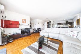 Zagreb, Gornji Bukovac, prekrasan četverosoban stan s garažom i vanjskim PM NKP 135 m2, Zagreb, Appartement