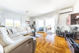 Zagreb, Gornji Bukovac, prekrasan četverosoban stan s garažom i vanjskim PM NKP 135 m2, Zagreb, Flat