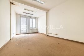 Trg Bana Jelačića stambeni/poslovni prostor 196m2 + podrum 40m2, Zagreb, شقة