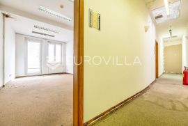 Trg Bana Jelačića stambeni/poslovni prostor 196m2 + podrum 40m2, Zagreb, شقة