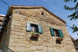 Šarmantna kuća u zelenoj Istri, Buzet, Kuća