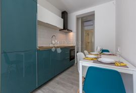 PREKRASNA APARTMANSKA KUĆA, Crikvenica, بيت