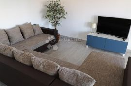 PREKRASNA APARTMANSKA KUĆA, Crikvenica, بيت