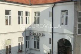 Osijek, strogi centar, kuća 377 m2 s 2 garaže i okućnicom ukupno 655 m2, Osijek, Famiglia