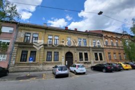 Osijek, strogi centar, kuća 377 m2 s 2 garaže i okućnicom ukupno 655 m2, Osijek, Famiglia