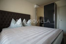 Istra, Rovinj, moderan novo uređen stan na drugom katu s tri spavaće sobe NKP 142m2, Rovinj, Appartment