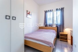 Rogoznica, apartmanska kuća 50m od mora, Rogoznica, Σπίτι