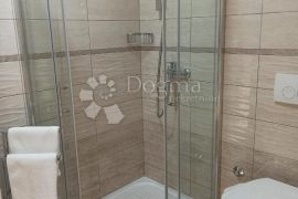 MALINSKA - APARTMANSKA KUĆA SA 6 APARTMANA, Malinska-Dubašnica, Casa