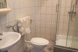 Apartmanska kuća 150 m od mora, Medulin, بيت