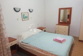 Apartmanska kuća 150 m od mora, Medulin, بيت