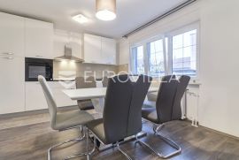 Zagreb, Donje Svetice, trosoban stan NKP 76 m2 + garaža 27 m2, Zagreb, Flat