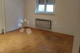 Prilika na Trešnjevci! Stan ili poslovni prostor + gratis parking mjesto, Zagreb, Apartamento