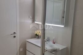 OTOK KRK, OMIŠALJ - Uređeni apartman 20 metara od mora, Omišalj, Appartement