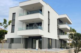 OTOK PAG, NOVALJA - stan u novogradnji top lokacija 4s+db s okućnicom, Novalja, Appartment