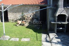 OTOK KRK, GRAD KRK - Samostojeća kuća sa vrtom u centru, Krk, Maison