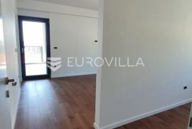 Šibenik, četverosoban luksuzan stan s bazenom, Šibenik, Apartamento