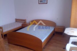 Villa sa 5 apartmana - Šilo otok Krk, Dobrinj, Σπίτι