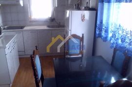 Villa sa 5 apartmana - Šilo otok Krk, Dobrinj, Σπίτι