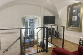 Rijeka,strogi centar, HNK Zajc, predivni novouređeni stan 80m2 i 38m2!, Rijeka, Kвартира