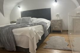 Rijeka,strogi centar, HNK Zajc, predivni novouređeni stan 80m2 i 38m2!, Rijeka, Kвартира