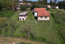 KARLOVAC, VELIKA JELSA - imanje s 2 kuće i gospodarskim objektom, Karlovac, Famiglia