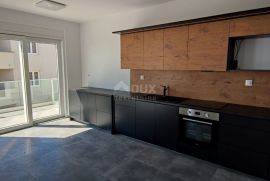 KLENOVICA - Apartman sa zajedničkim bazenom i pogledom na more, Novi Vinodolski, شقة