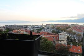 BULEVARD STAN 136M2 SA PANORMASKIM POGLEDOM!, Rijeka, Daire