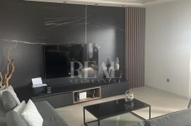 Hosti, luksuzna etaža, 4S+DB, 217m2, Rijeka, Flat