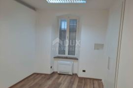 RIJEKA, CENTAR-poslovni prostor 63,01 m2, Rijeka, Propriedade comercial