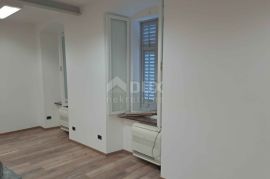 RIJEKA, CENTAR-poslovni prostor 63,01 m2, Rijeka, Propriedade comercial