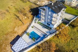 VIŠKOVO, MARČELJI- exluzivni dvoetažni stan 144m2 s korištenjem bazena - pogled na more, Viškovo, Flat