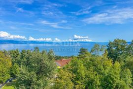 OPATIJA, LOVRAN - jedinstvena vila blizu Opatije s unutarnjim bazenom, panoramski pogled na more, okružena zelenilom, Opatija - Okolica, Дом