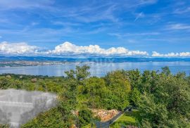 OPATIJA, LOVRAN - jedinstvena vila blizu Opatije s unutarnjim bazenom, panoramski pogled na more, okružena zelenilom, Opatija - Okolica, Дом