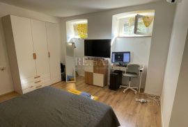 Stan Opatija, u centru s parkingom i terasom, Opatija, Appartment