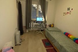 Stan Opatija, u centru s parkingom i terasom, Opatija, Appartment