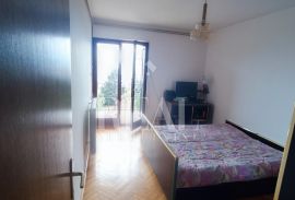 Lovran stan 122m2 građevinski teren,okućnica, garaža !, Lovran, Appartment