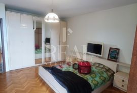 Lovran stan 122m2 građevinski teren,okućnica, garaža !, Lovran, Appartment