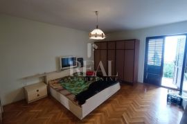 Lovran stan 122m2 građevinski teren,okućnica, garaža !, Lovran, Appartment