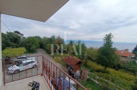 Lovran stan 122m2 građevinski teren,okućnica, garaža !, Lovran, Appartment