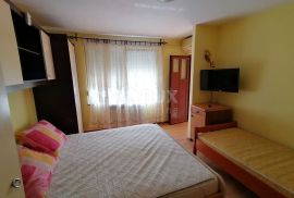 ISTRA-PULA dva stana u centru grada 76m2, Pula, Wohnung