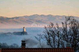 NOVI VINODOLSKI, BRIBIR - kuća sa tri stana, pogledom i bazenom, Vinodolska Općina, Haus