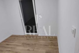 Srima 50 m od mora 2S+DB 98,33 sa terasom i vrtom, Vodice, Appartement