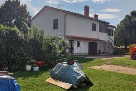 ISTRA, POREČ - Obiteljska kuća s potencijalom, Poreč, Haus