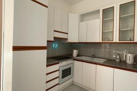 SRIMA, luksuzna kuća, 5 apartmana, 2. red od mora, pogled na more, Vodice, House