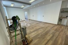 Centar-64m2,adaptirano odmah useljivo, Rijeka, Gewerbeimmobilie