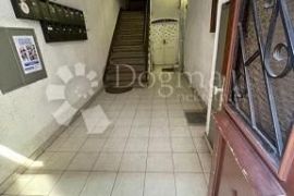 Centar-64m2,adaptirano odmah useljivo, Rijeka, Commercial property