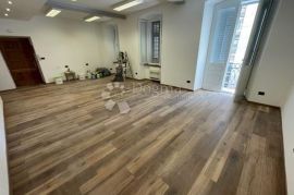 Centar-64m2,adaptirano odmah useljivo, Rijeka, Gewerbeimmobilie