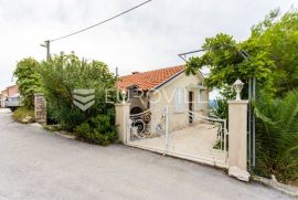 Omiš, Čelina, predivna vila od 291 m2 s pogledom na more, Omiš, بيت