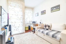 Zagreb, Maksimir, odličan četverosoban stan NKP 100 M2, terasa, 2 PM, Zagreb, Apartamento