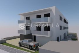 Vodice, NOVOGRADNJA, trosobni dvoetažni stan s vrtom NKP 95,82 m2., Vodice, Appartement